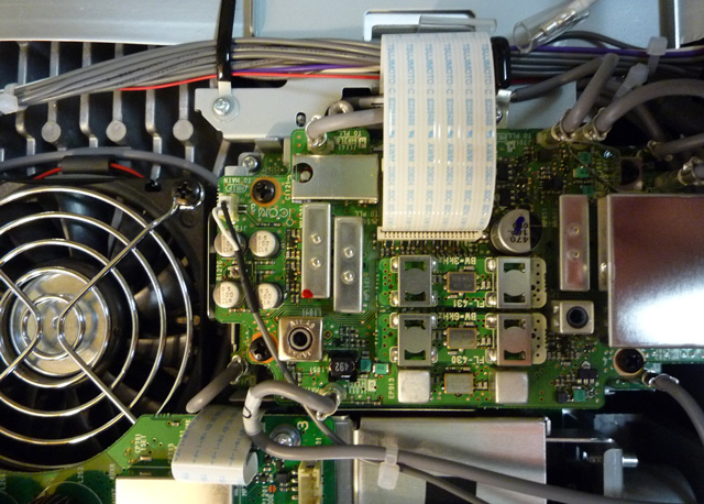 Fig.2: Roofing filters installed. (6 and 3 kHz filter modules have different connectors.)