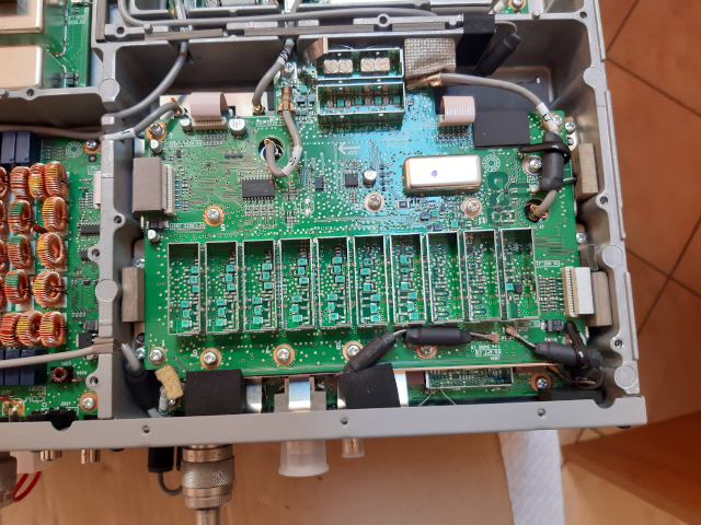 Fig. 4: VHF/UHF preselectors.