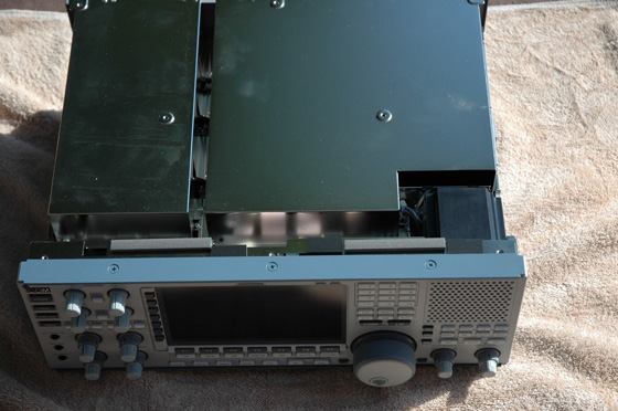 Fig.5: Front top view (top cover removed, shields in place.) Photo: ZS6YI.